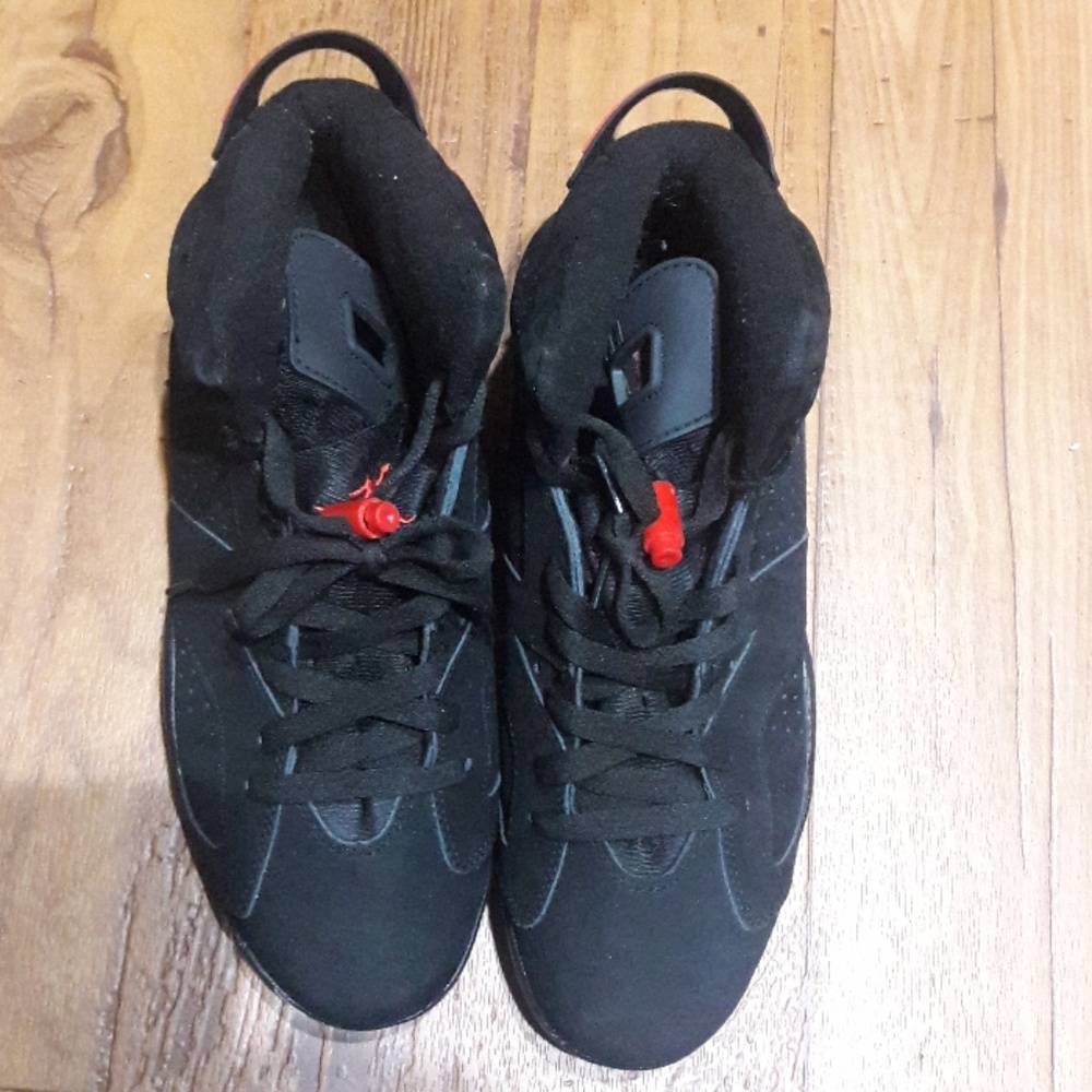 Nike Air Jordans Retro 6  Size 11